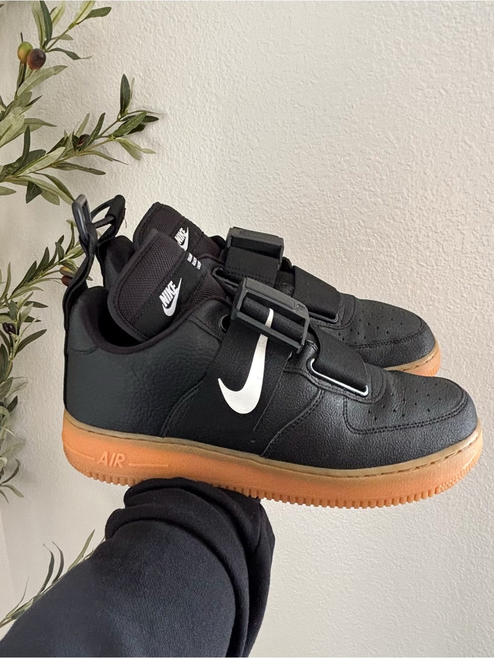 Nike Men’s Black & Gum Air Force 1 Utility Black 9